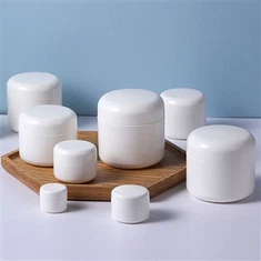 Plastikust kreemipurk