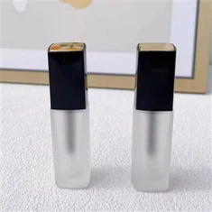 Kohandatud huuleläige